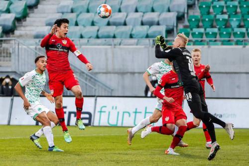 弗赖堡晋级德国杯半决赛 惊险通过点球大战