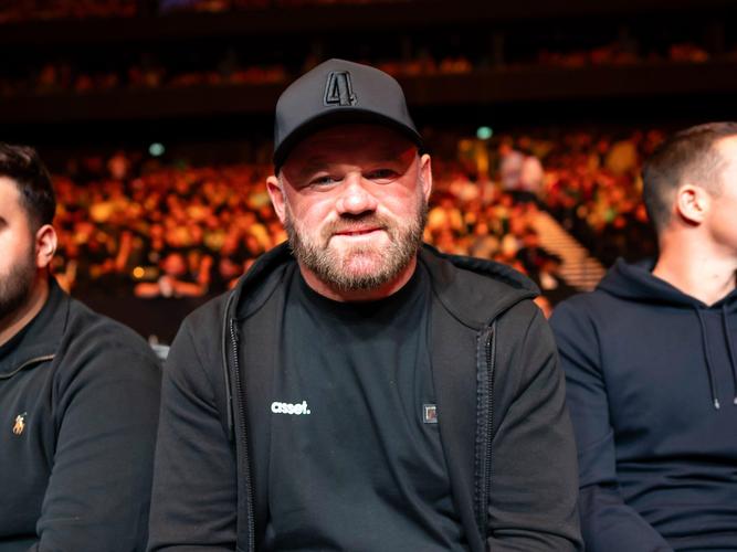 曼联名宿鲁尼：“蓄发哥”真烦人 炮轰网红球迷