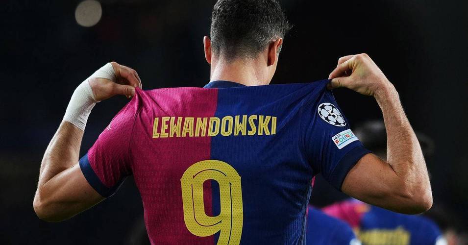 莱万收到米兰等多队邀请 但他将优先考虑留在巴萨