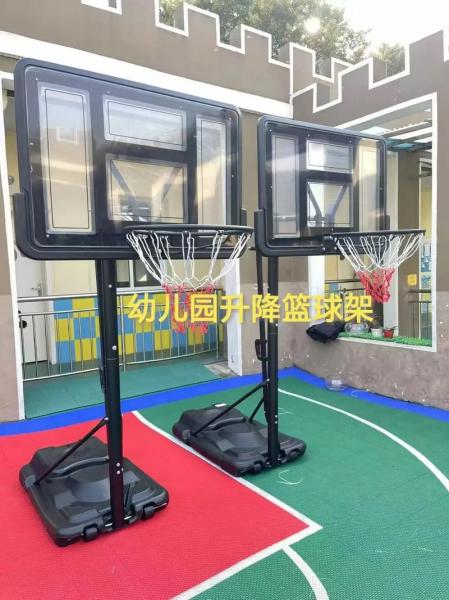 儿童篮球架多高,（儿童篮球架高度跟身高）