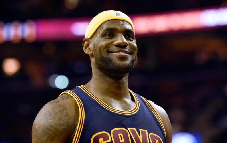 詹姆斯出生在什么地方,（詹姆斯出生在什么地方啊）