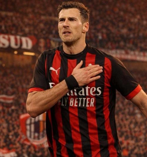 勒沃库森有意免签格雷茨卡 球员预计夏窗离开拜仁