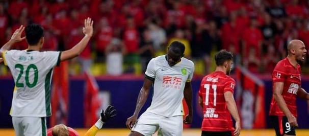 国安新援恩科洛洛晒照抵达上海 将前往苏州与球队汇合