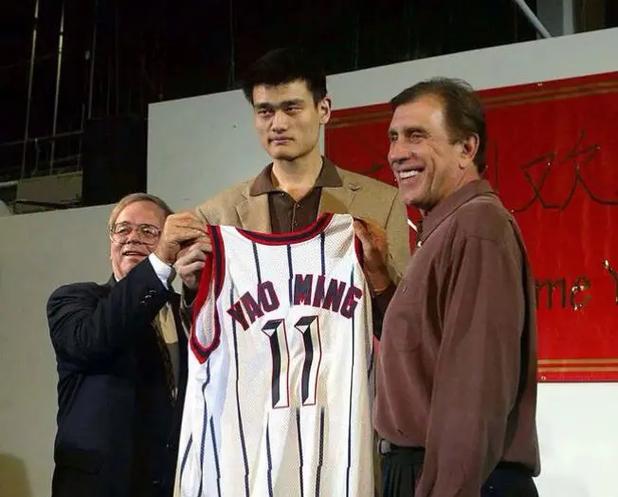 中国打过nba的有多少人,（打过nba的中国人有哪些）