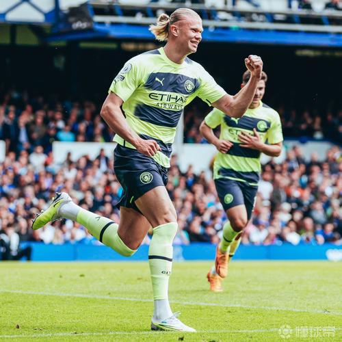 阿圭罗怒怼哈兰德的批评者 为其状态低迷做辩护