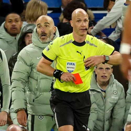 切尔西本赛季拿到8张红牌 球队有严重纪律问题
