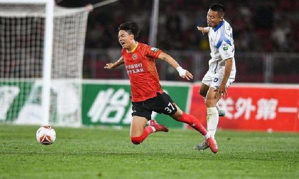 中国球员张家鸣加盟伯恩利U21 被球队外租