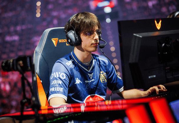 HOYA：Bin不愧是打得很好的上单选手，自己打得也没有很自信