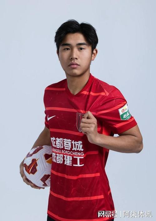 曝成都蓉城中后卫元敏诚加盟辽宁铁人 签约流程已完成