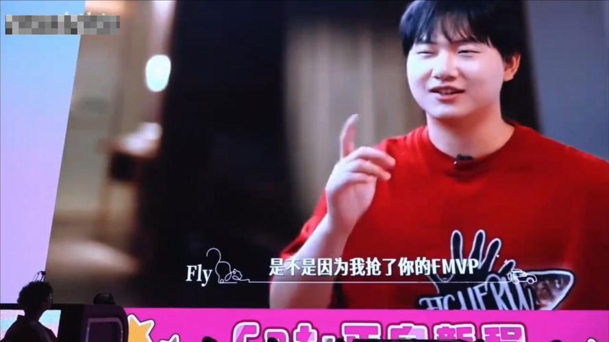 Cat生涯纪录片：真正意义上第一个法刺玩家，会在宿舍里循环播放《刺痛我》