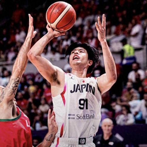 日本男篮恶意伤人反吹中国犯规 判罚频频引发争议