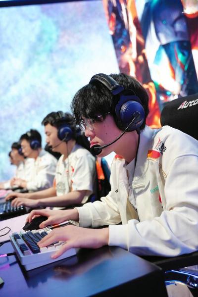 WBG教练：我们今天对线差距有点大，展现不出来我们的优势