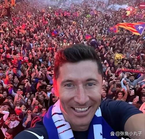 曝沙特和美职联均对莱万有意 但目前球员完全专注于巴萨