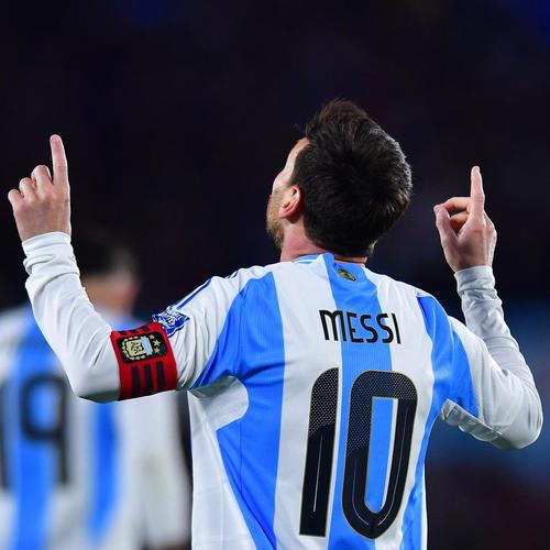 梅西梅开二度收获生涯第898球 用时1138场