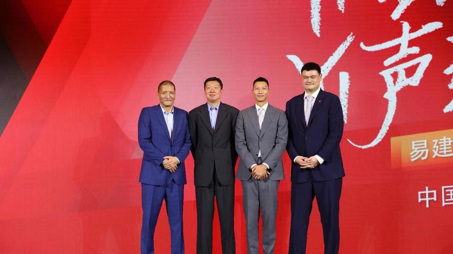 易建联和周琦身高,（易建联和周琦身高差多少）