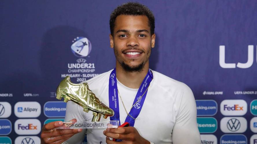 曼城接触多特中场恩梅查 多特方面正在推进续约