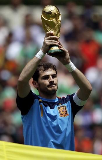 “大力神杯”戒备森严抵达墨西哥 进行全球巡展