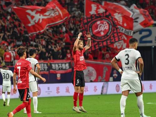 蓉城主帅：带领球队稳步向上 蓉城举行出征仪式