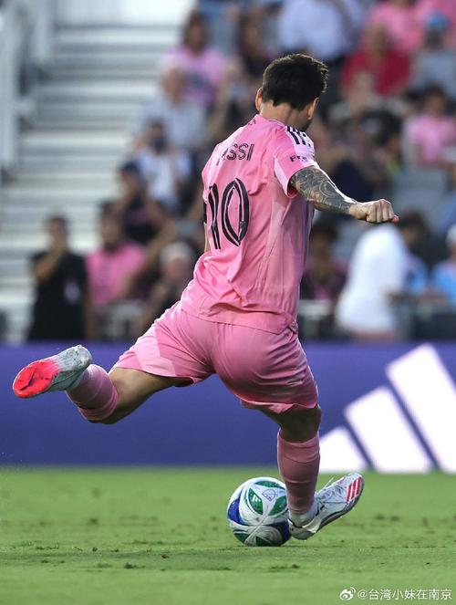 梅西去巴黎多少钱,（梅西到达巴黎视频）