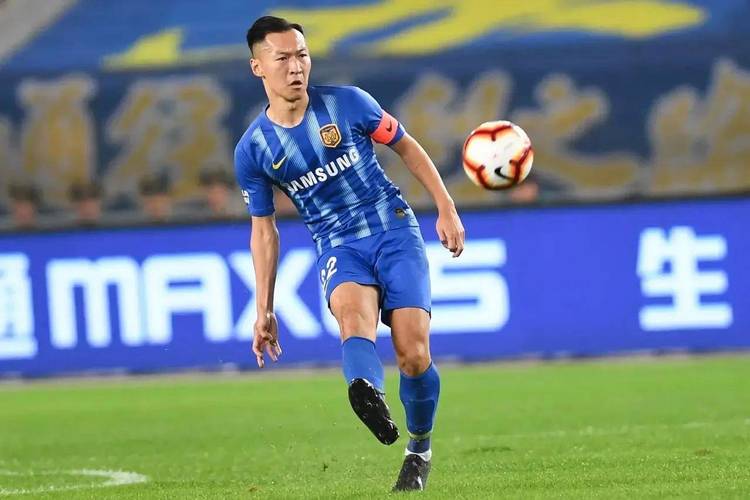 中超江苏苏宁队名单,（中超苏宁队员介绍）