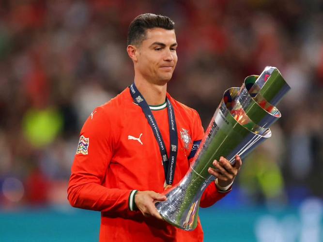 c罗代表哪个队参加欧洲杯,（c罗有没有参加2021年欧洲杯）