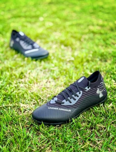 国产足球鞋哪个好,（国产足球鞋哪个好穿）