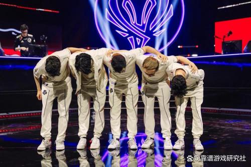 BLG 1-0 G2：G2阵容伤害匮乏，Bin低开高走统治团战