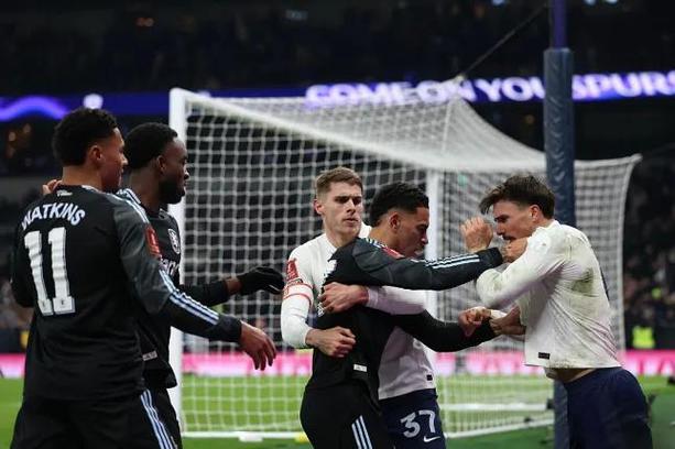 热刺考虑让戴奇担任临时主帅 以避免球队降入英冠