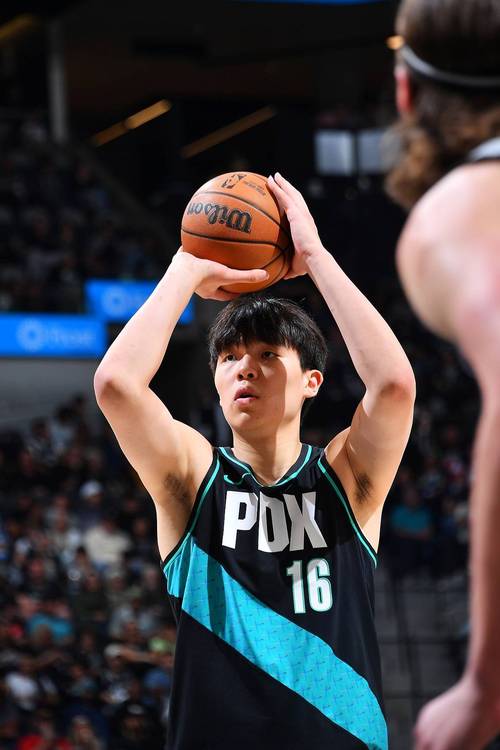 杨瀚森G联赛完美收官 全场贡献18分7篮板4助攻