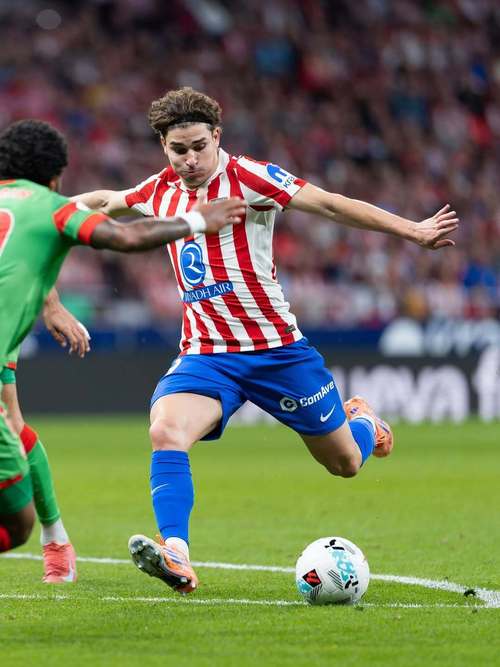 马竞拒绝放阿尔瓦雷斯去巴萨 他们不愿为联赛直接对手提供任何便利