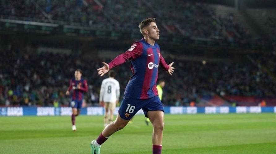 巴萨夏窗有意罗马中卫恩迪卡 巴斯托尼并非巴萨防线引援的唯一选择