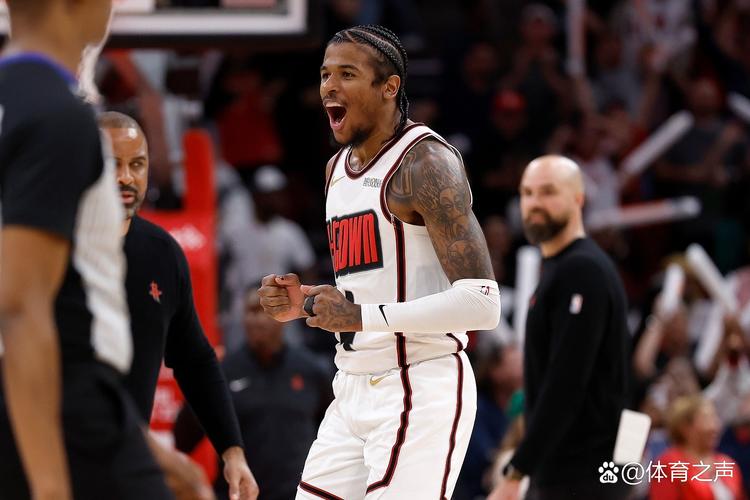 火箭锁定常规赛前八 目前战绩45胜29负