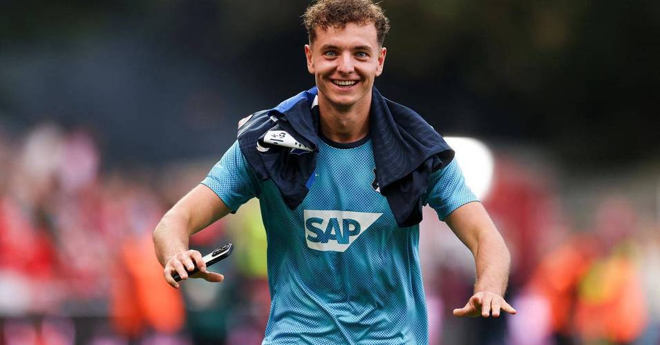 巴萨询问阿斯拉尼转会费 他和霍芬海姆的合同2029年到期