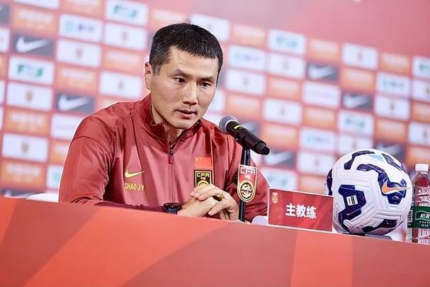 输球仍获认可 球迷：给邵佳一打7分 国足系列赛一胜一负