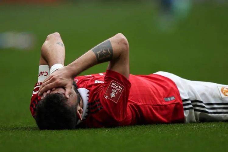 弗林蓬在国家队友谊赛受伤 球员可能缺席一段时间