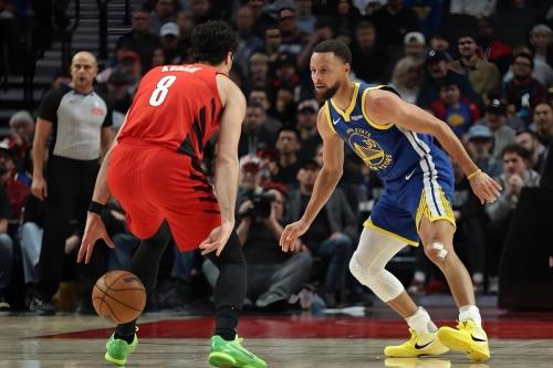 曝库里即将进行5v5对抗训练 预计对阵热火时复出