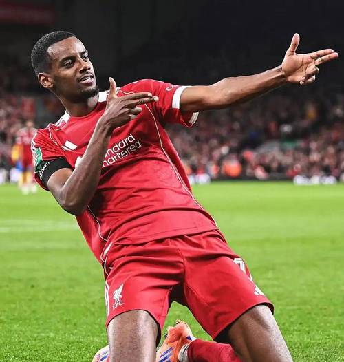 伊萨克马上将回归合练 利物浦前锋摆脱骨折伤势