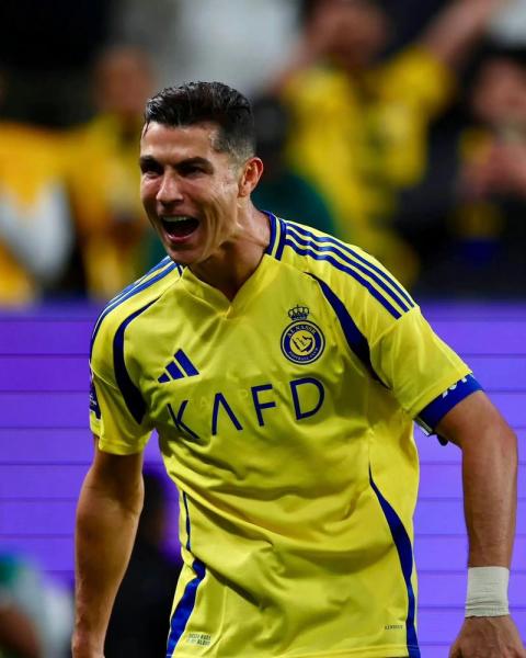 C罗伤愈复出后上演梅开二度 生涯进球数达到967球