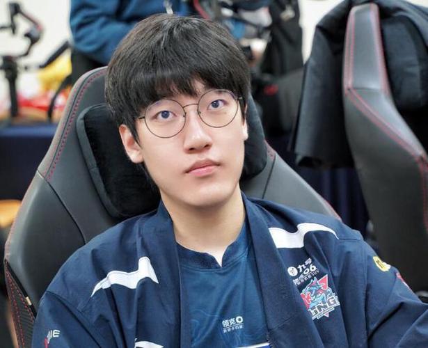 0-2不敌AL，Jiejie：Tarzan真的很强，今天没有打过他