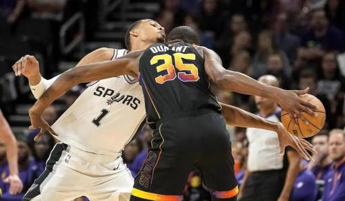 掘金终结马刺11连胜 豪取8连胜