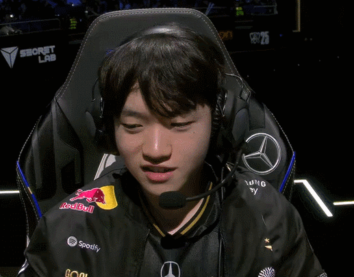 Tarzan：Tian做得挺不错的，我们今天确实状态也比TES差