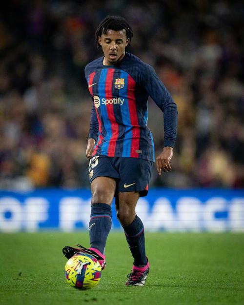 孔德有望回归首发右后卫 伤缺一个月后复出