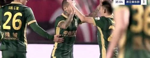 中超浙江队米特里策道歉 球员被直红罚下