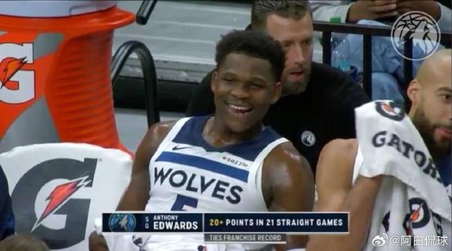 灰熊全场29记三分追平历史纪录 赛季场均13.9记三分