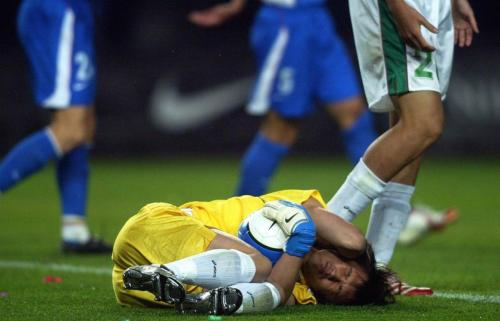 米特里策“两罪并罚”被追加停赛4场 因在球场实施暴力行为