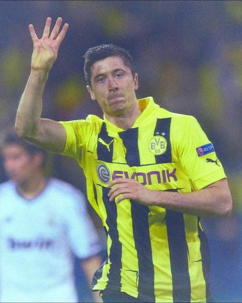 莱万首选不是留队巴萨 莱万多夫斯基考虑离队