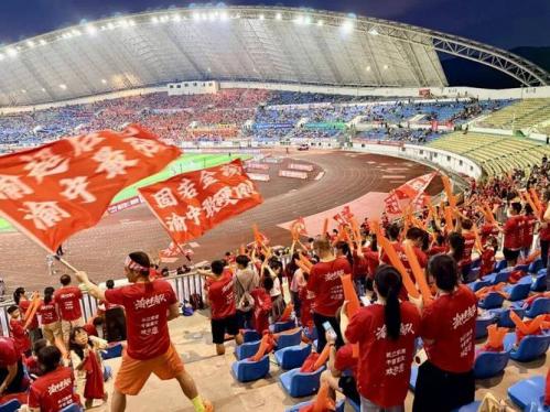 武汉球迷包动车赴渝看中超 为球迷开通专属通道