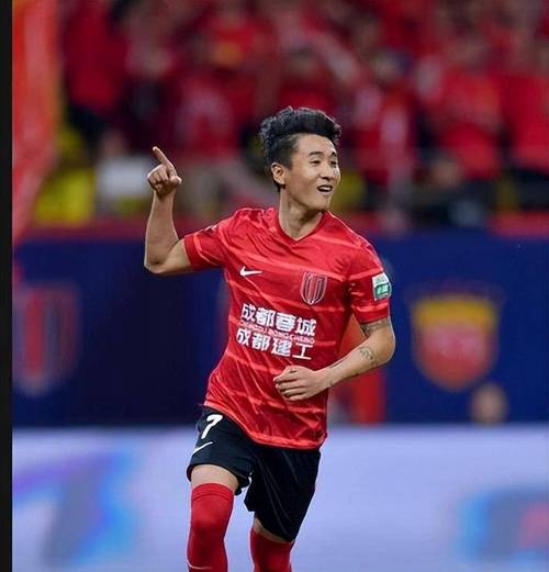 韦世豪：王子铭为球队牺牲很多 蓉城逆转国安