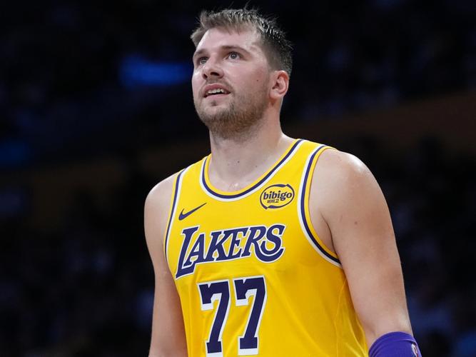 东契奇再度加冕NBA常规赛得分王 赛季场均33.5分