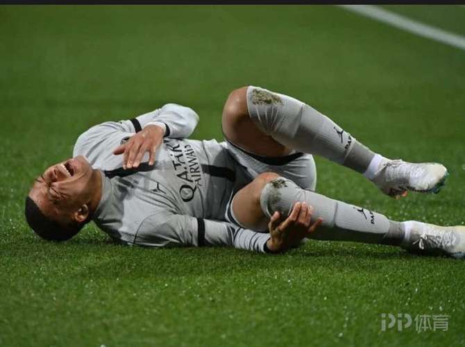 队报：姆巴佩带伤备战拜仁 不会带防护面具